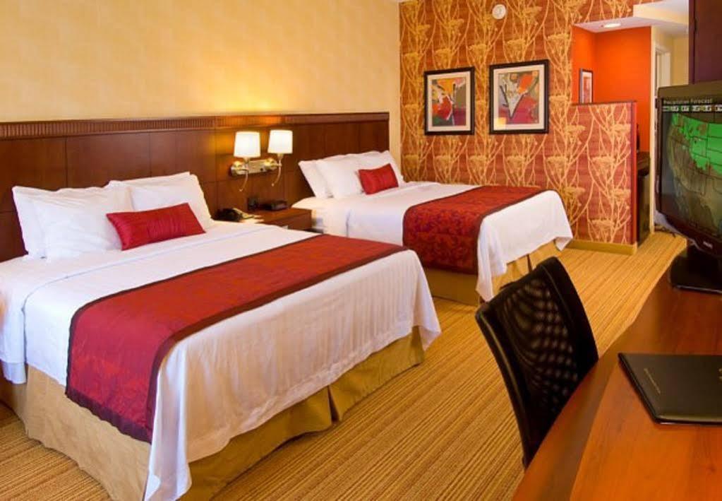 Hotel Courtyard Lancaster Fertility Esterno foto