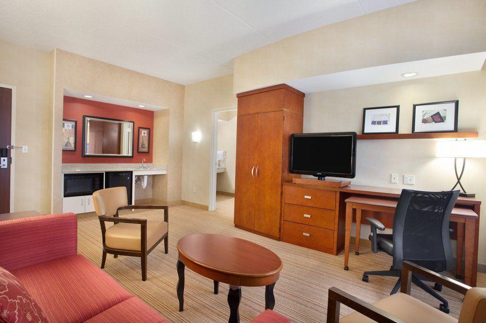 Hotel Courtyard Lancaster Fertility Esterno foto