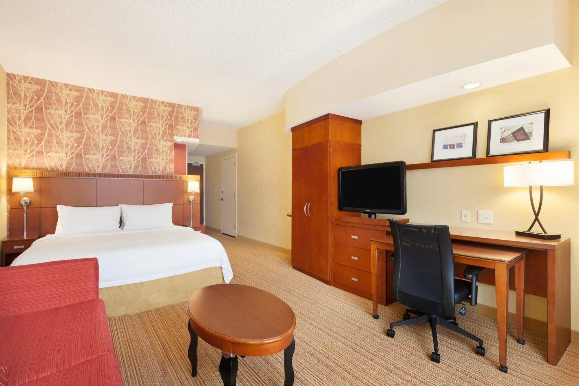 Hotel Courtyard Lancaster Fertility Esterno foto