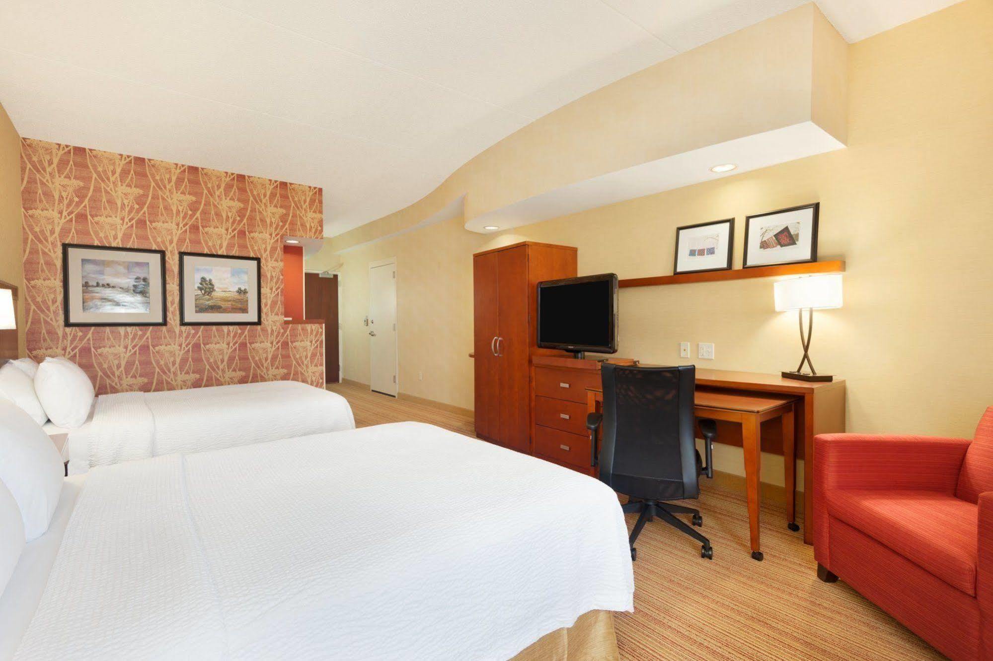 Hotel Courtyard Lancaster Fertility Esterno foto